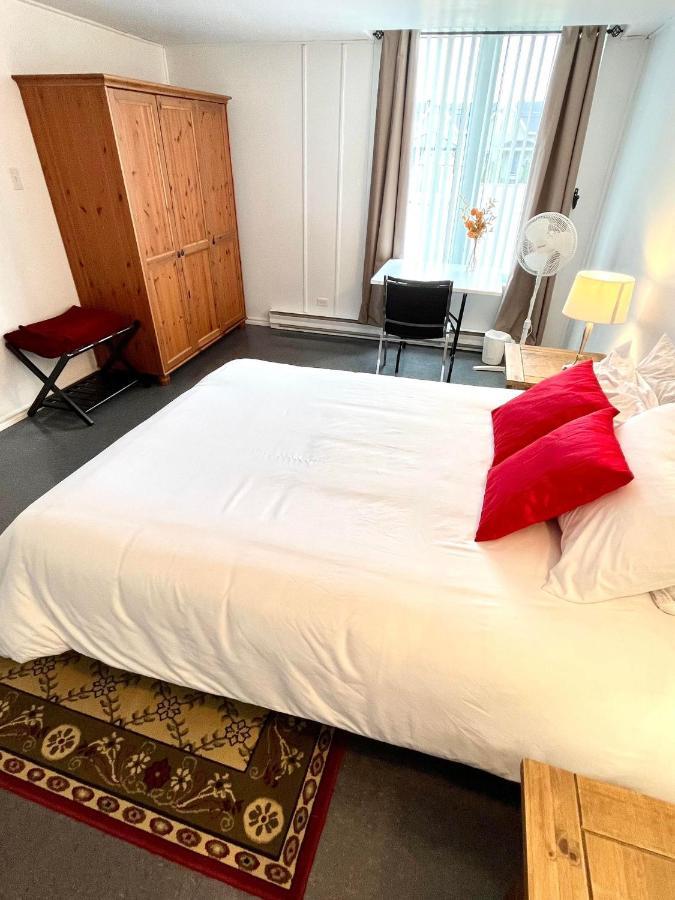 Les Appartements Du Vieil Edifice Metabetchouan Eksteriør billede